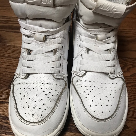 Air Jordan 1 Retro High OG “White Perforated” Size 6Y - Picture 6 of 10